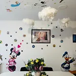 The Enchanted House דירה סאריס