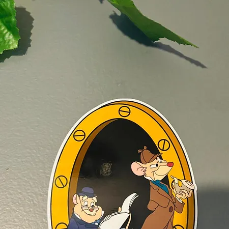 アパート The Enchanted House セリ
