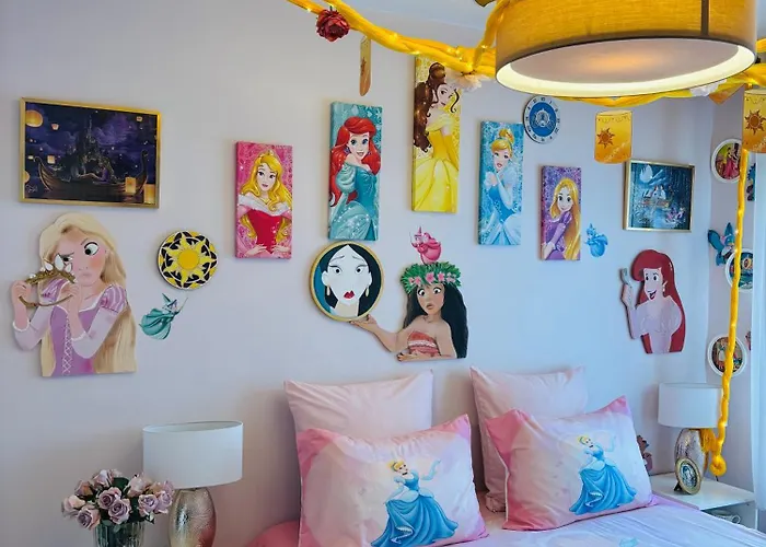 The Enchanted House شقة